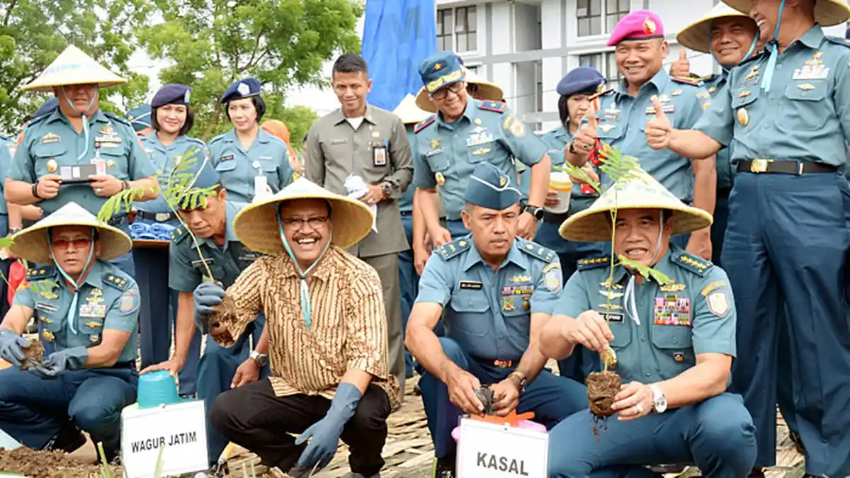 Gus Ipul Dukung Pemanfaatan Lahan TNI jadi Lebih Produktif