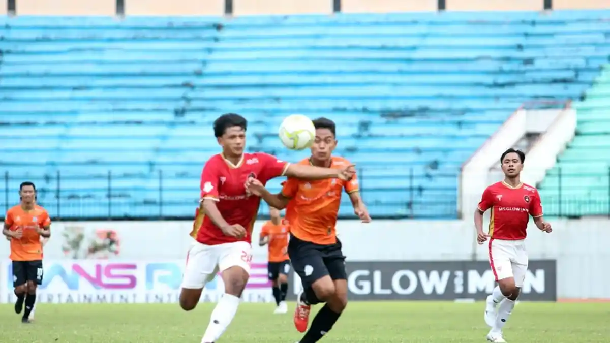 Laga Persika Karanganyar Vs ISP Purworejo Dihentikan, Stadion Moch Soebroto Tergenang Air