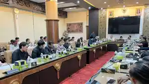 DPRD-Jatim-saat-menerima-orang-tua-korban-peluru-nyasar.jpg