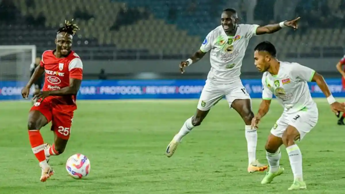 Skor Babak 1 Persis vs Persebaya Malam ini: Imbang 0-0, Persebaya Dapat 3 Kartu Kuning