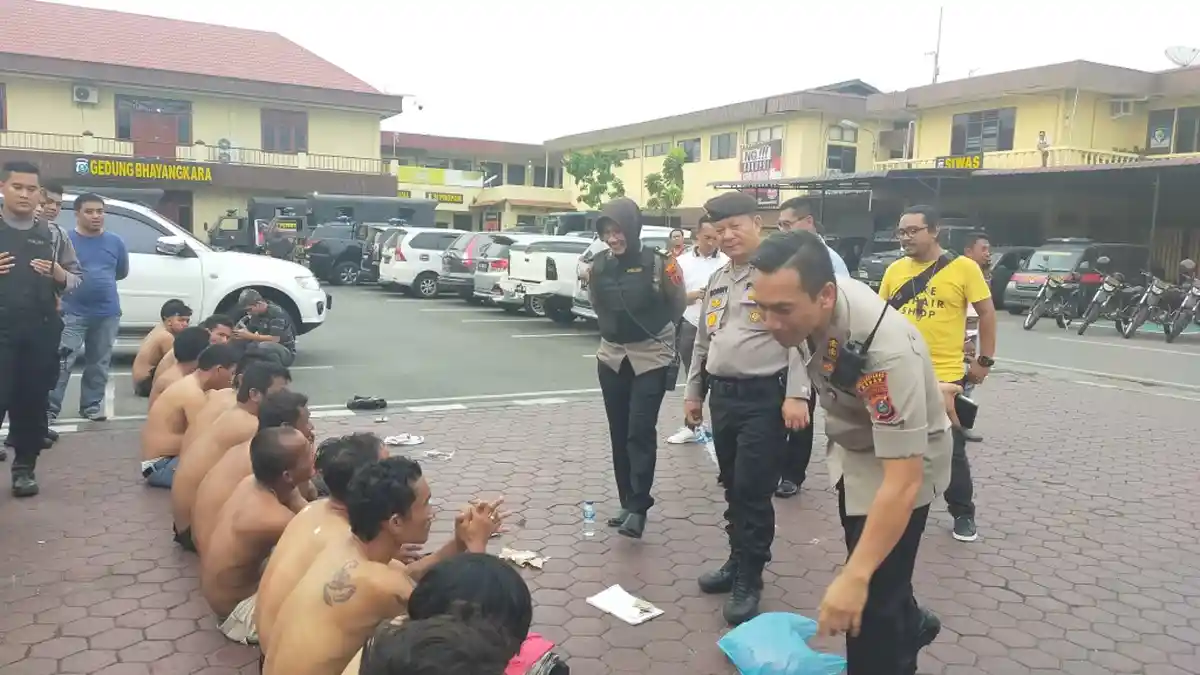 Keluhan Pedagang Pajak Bulan, Kutipan Uang Preman hingga 50 Ribu, Polrestabes Amankan 17 Orang