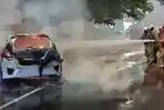 20260521-mobil-honda-jazz-terbakar-di-dekat-gor-tri-lomba-juang-semarang.jpg