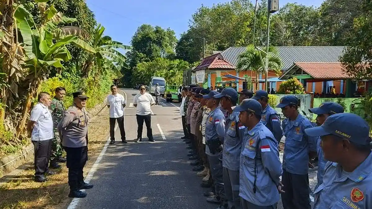 Polsek Selat Nasik Bersama Koramil dan Linmas Amankan Pilkades PAW Petaling