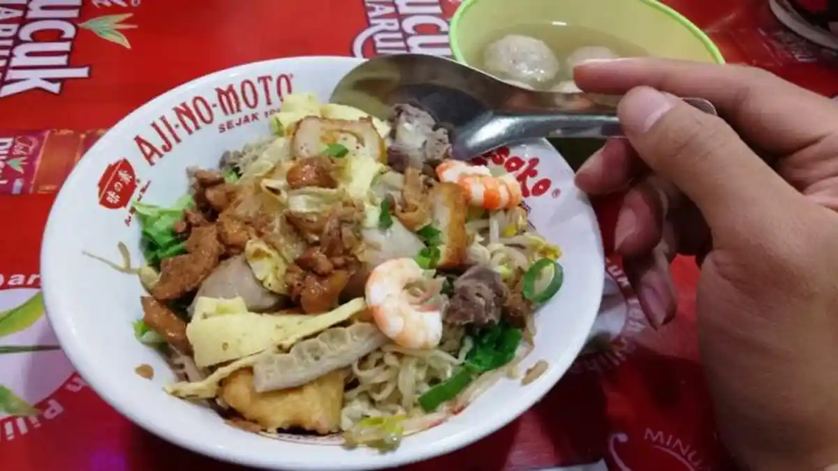 Mi Loncat, Satu Mangkuk Banyak Lauk