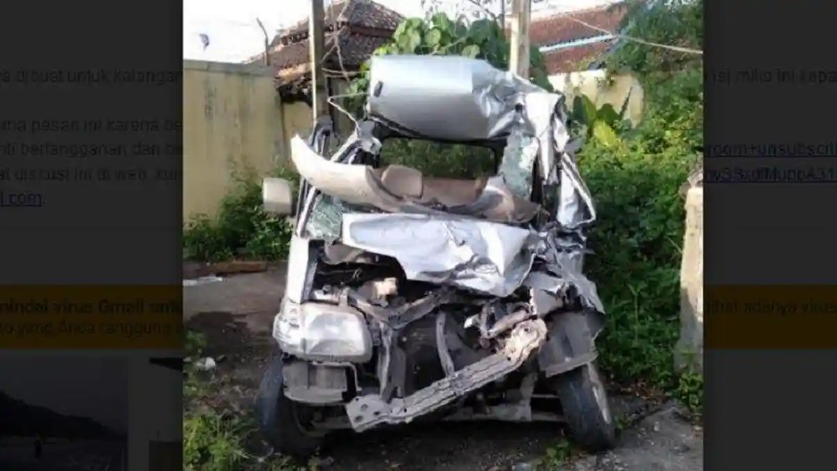 Penampakan Grand Max Saat Tabrak Truk di Tol Bawen, Satu Orang Tewas