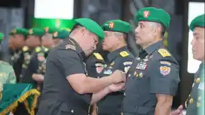 Kasad-Maruli-Simanjuntak-Pimpin-Serah-Terima-5-Jabatan-Strategis-TNI-AD-dan-Kenaikan-Pangkat-34-Pati.jpg