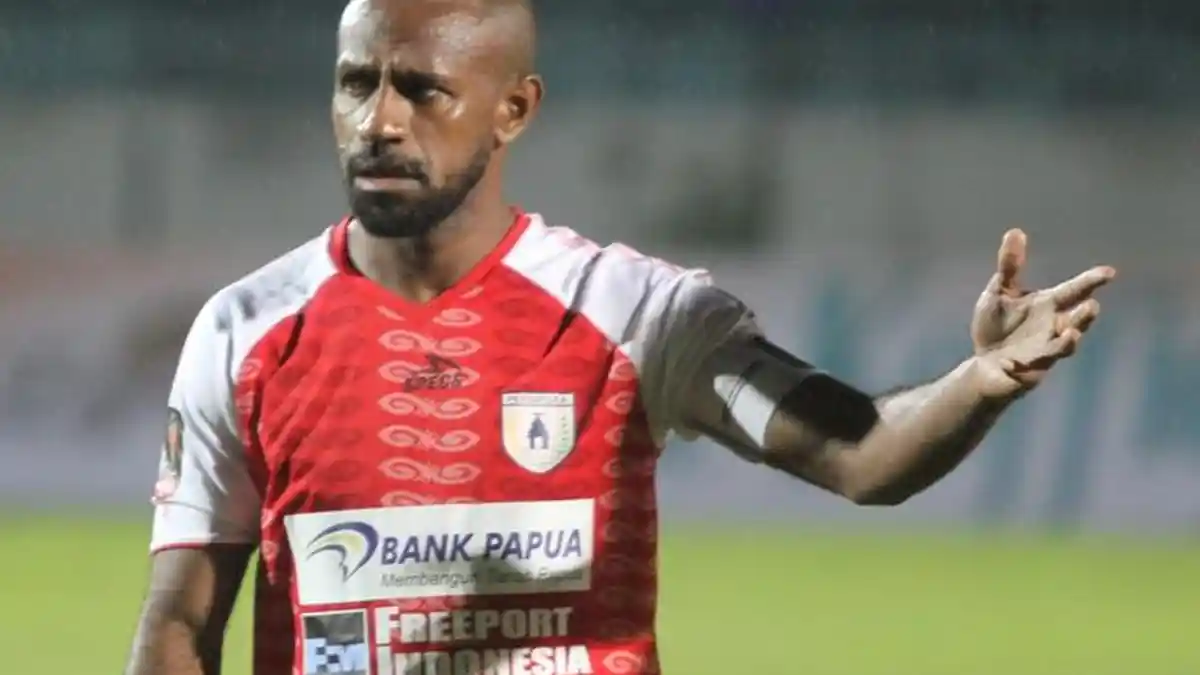 Boaz Solossa Dikabarkan Ditemui Raffi Ahmad Usai Didepak dari Persipura, Ini Kata Pemain Timnas