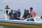 Bupati-Lingga-tinjau-Desa-Limbung-program-rumput-laut.jpg