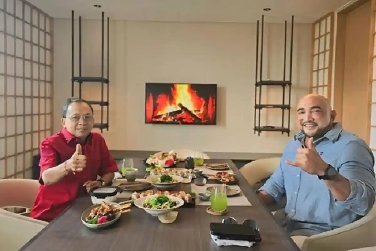 PILKADA Bali 2024! Makan Bareng dengan Koster, De Gadjah: Tunggu Kejutan yang Akan Terjadi!