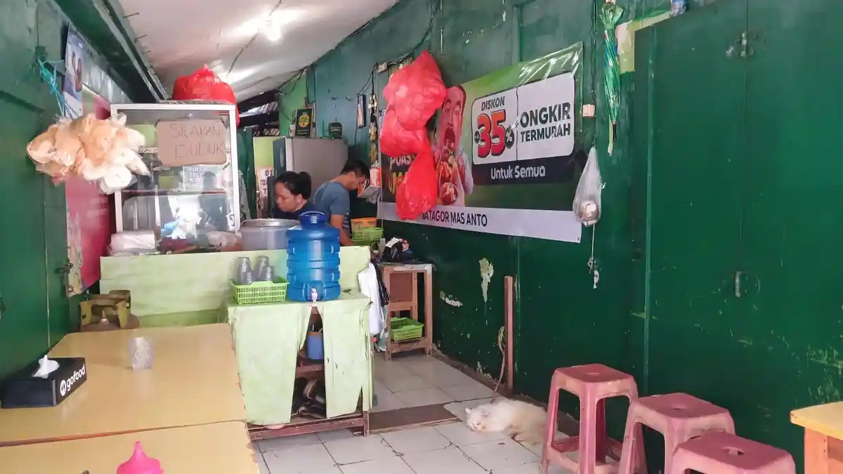 Dekat Kampus Unsrat Manado, Batagor Mas Anto Jadi Favorit Mahasiswa