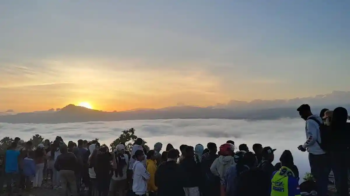 Bukit Wehor Belu "Pesona Negeri di Atas Awan"