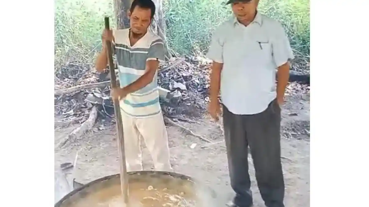 Sempat Dicemooh Warga Kala Lestarikan Dodol Khas Rohul