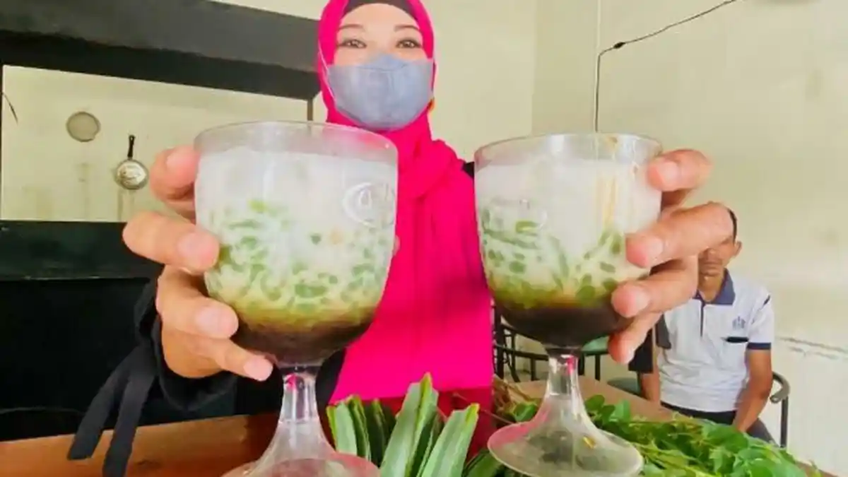 Segarnya Es Dawet Daun Kelor Slawi, Terbuat dari Bahan Alami, Harga Mulai Rp 6 Ribu