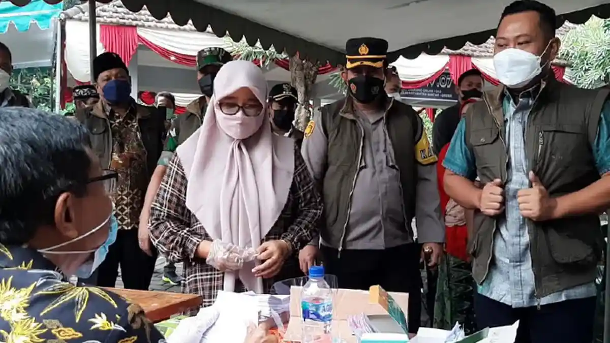 Forkopimda Kabupaten Gresik Keliling Tinjau Pelaksanaan Pilkades Serentak