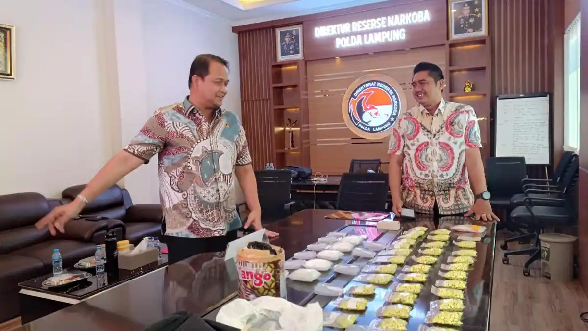 BREAKING NEWS Polda Lampung Gelar Ungkap Kasus Sabu dan Ekstasi