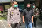 sg-50-baju-hitam-tersangka-pemerkosa-gadis-16-tahun-hingga-hamil-tujuh-bulan.jpg