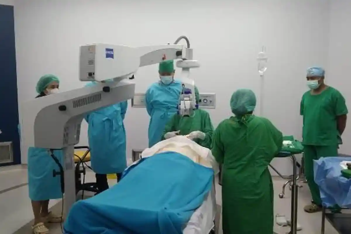 RSUP dr. Ben Mboi Kupang Gandeng Dexa Group Lakukan Operasi Katarak Gratis bagi 30 Pasien