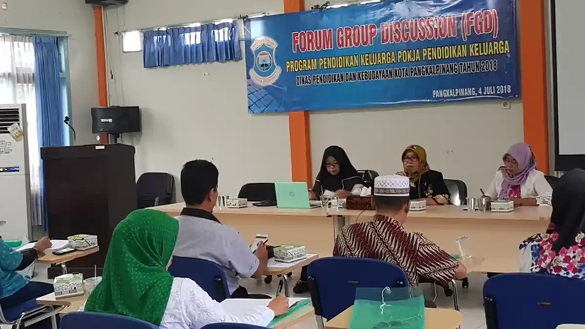 Eti Harapkan Keluarga Dapat Dilibatkan Untuk Memajukan Pendidikan di Sekolah