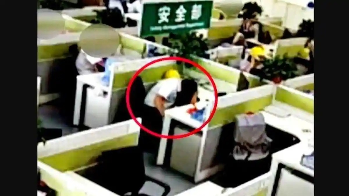 Rezeki Nomplok , Zhang Dipecat Gara Gara Tertidur 1 Jam di Meja Kerja, Kompensasinya Bikin Melongo 
