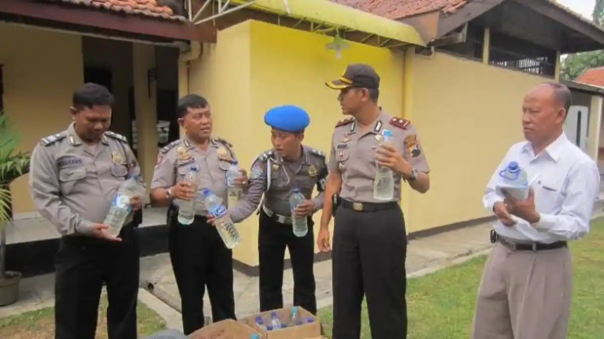 Kapolsek Gayamsari Temukan 30 Jeriken Ciu, Tapi JK Keburu Kabur