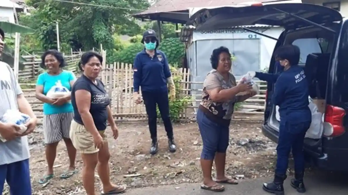 KBPP Polri Sulut yang Diketuai VAP, Salurkan APD dan Bantuan Pangan di Daerah Ini