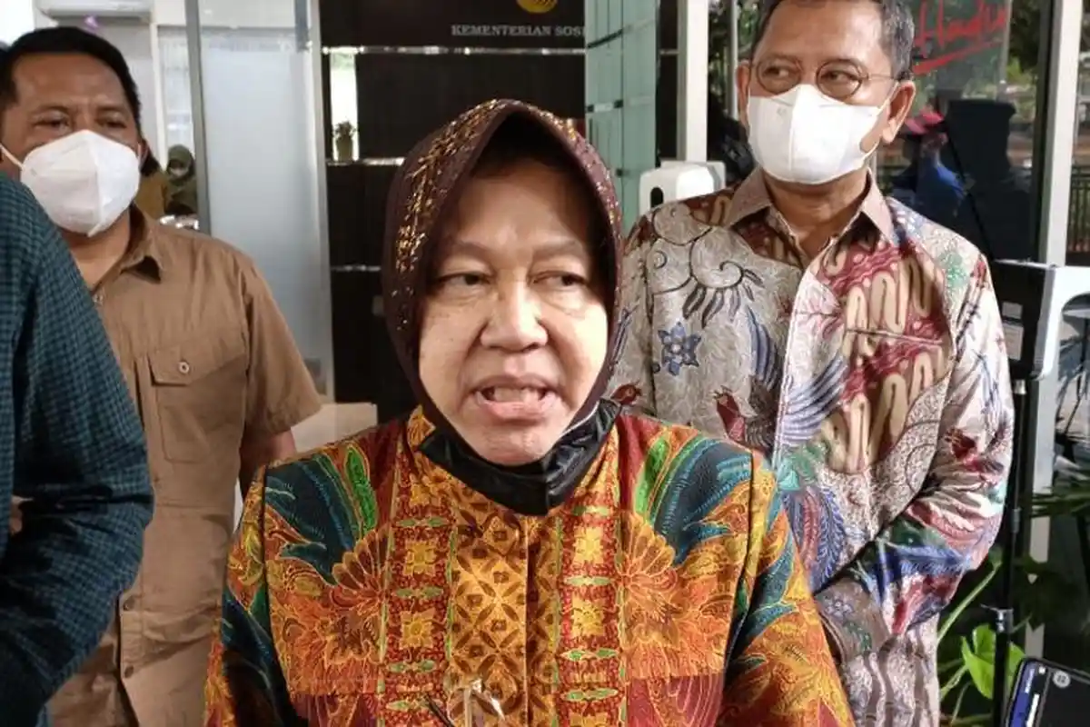 Mensos Risma Instruksi Dampingi Najmi Anak Usia 7 Tahun yang Butuh Implan Jantung