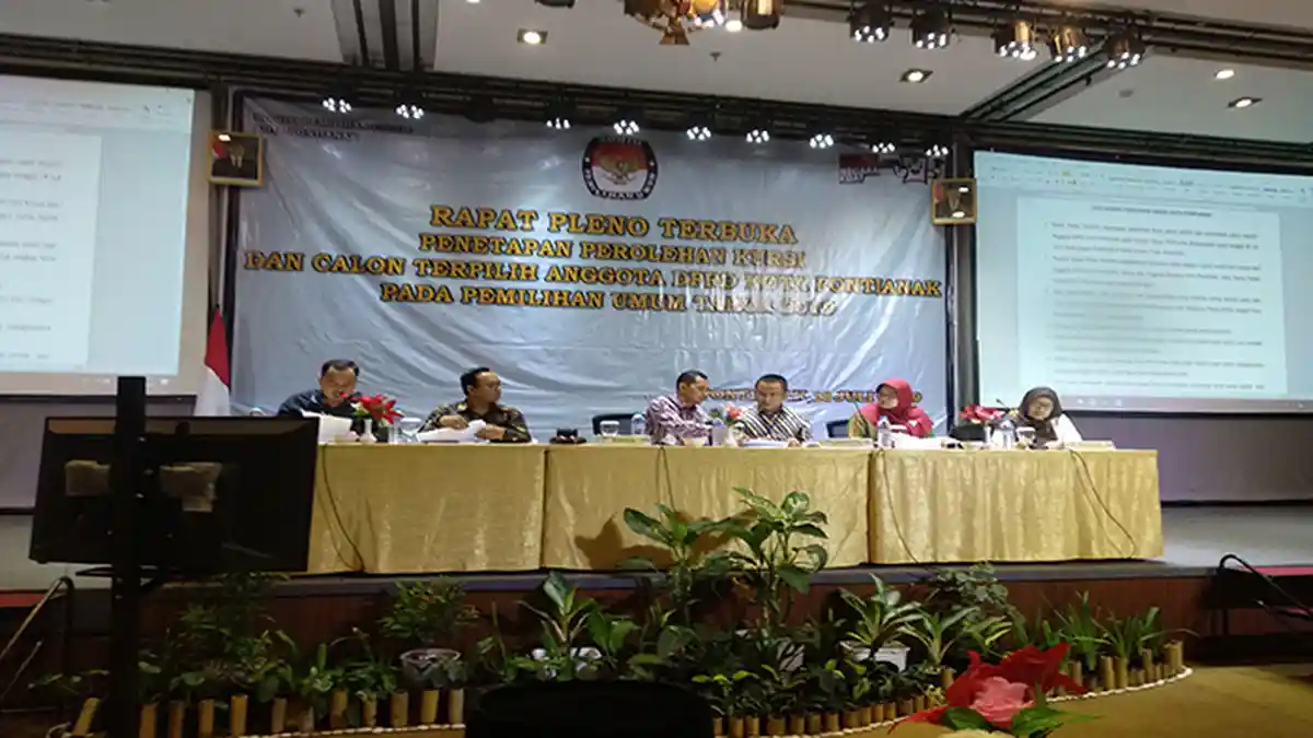 TRIBUNWIKI: Sah! inilah 45 Nama Anggota DPRD Pontianak 2019-2024
