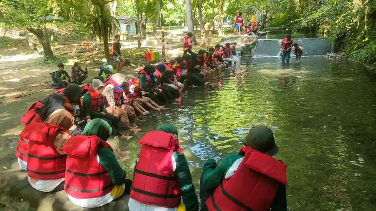 Sambut Libur Nataru, Pengelola Wisata Citumang Pangandaran Pasang Plang Pengingat Wisatawan