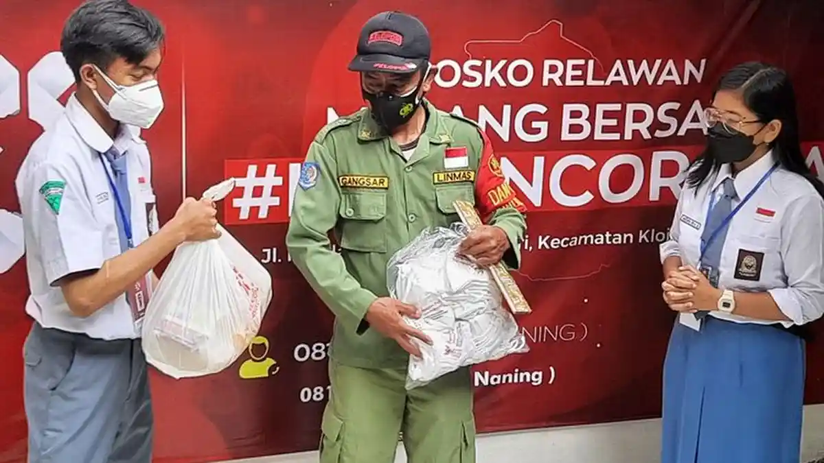 Di Malang, Pelajar SMA Jadi Relawan Covid-19, Apa Saja Tugasnya?
