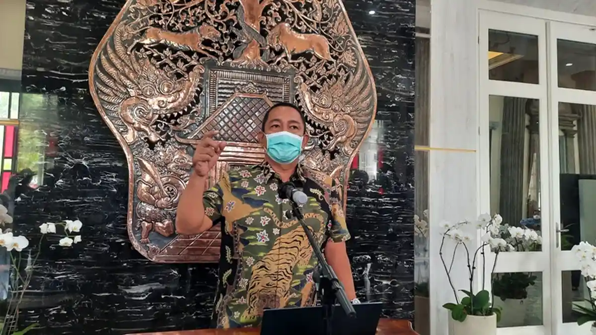 Gubernur Jateng Shalat Id di Simpanglima, Wali Kota Semarang di Halaman Balaikota