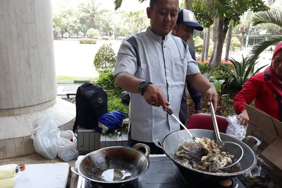 Omzet Tembus Rp 15 Juta Per Bulan, Kerupuk Ikan Patin Rumahan Ini Terjual Sampai ke Singapura