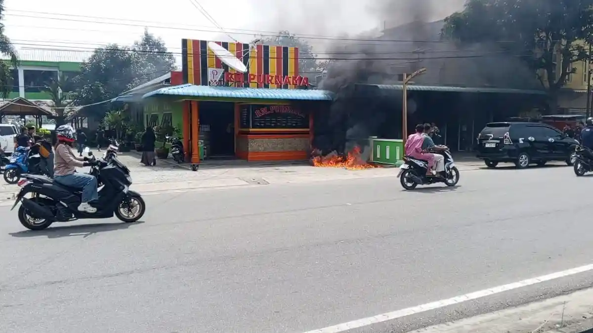 Rumah Makan di Karimun Nyaris Hangus Terbakar Gegara Tumpahan Bensin dan Puntung Rokok - Tribunbatam.id
