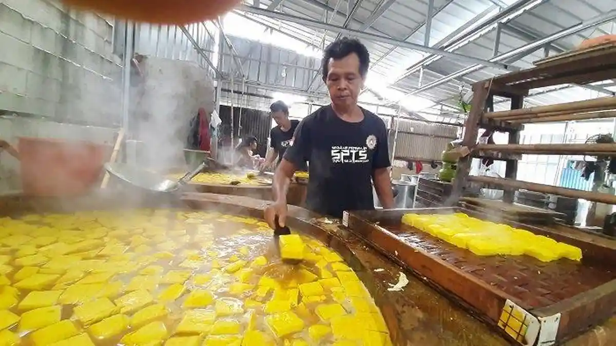 Harga kedelai Naik, Perajin Tahu dan Tempe di Tangerang Selatan Terpaksa PHK Karyawannya
