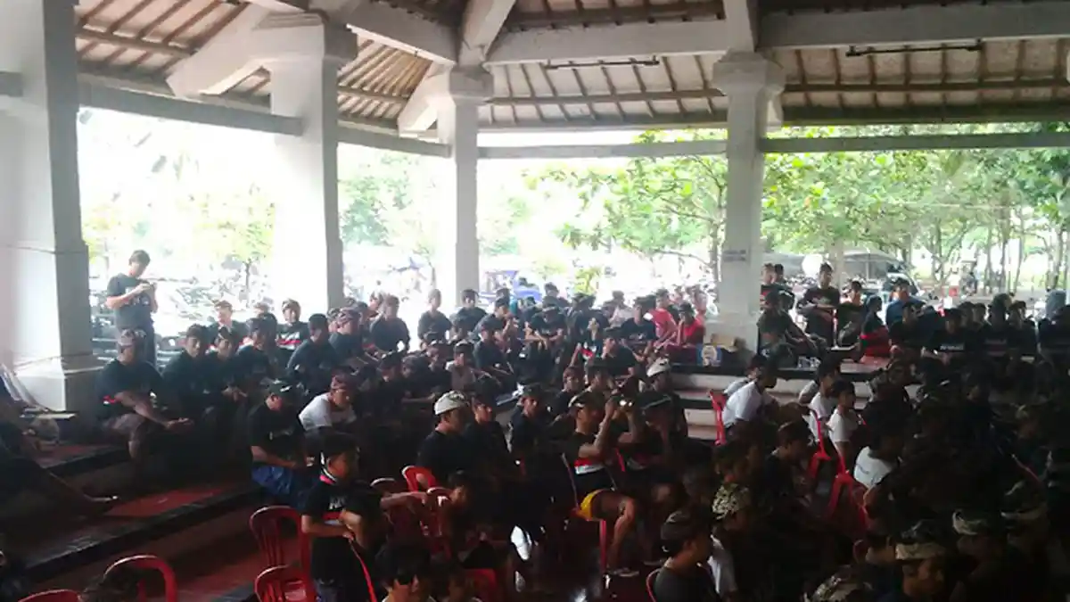 Ratusan Anak Kerobokan Tolak Reklamasi Teluk Benoa - anak-kerobokan-tolak-reklamasi-teluk-benoa_20160131_185810.jpg