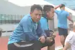 pelatih-kiper-psis-semarang-sekaligus-legenda-timnas-indonesia-i-komang-putra.jpg