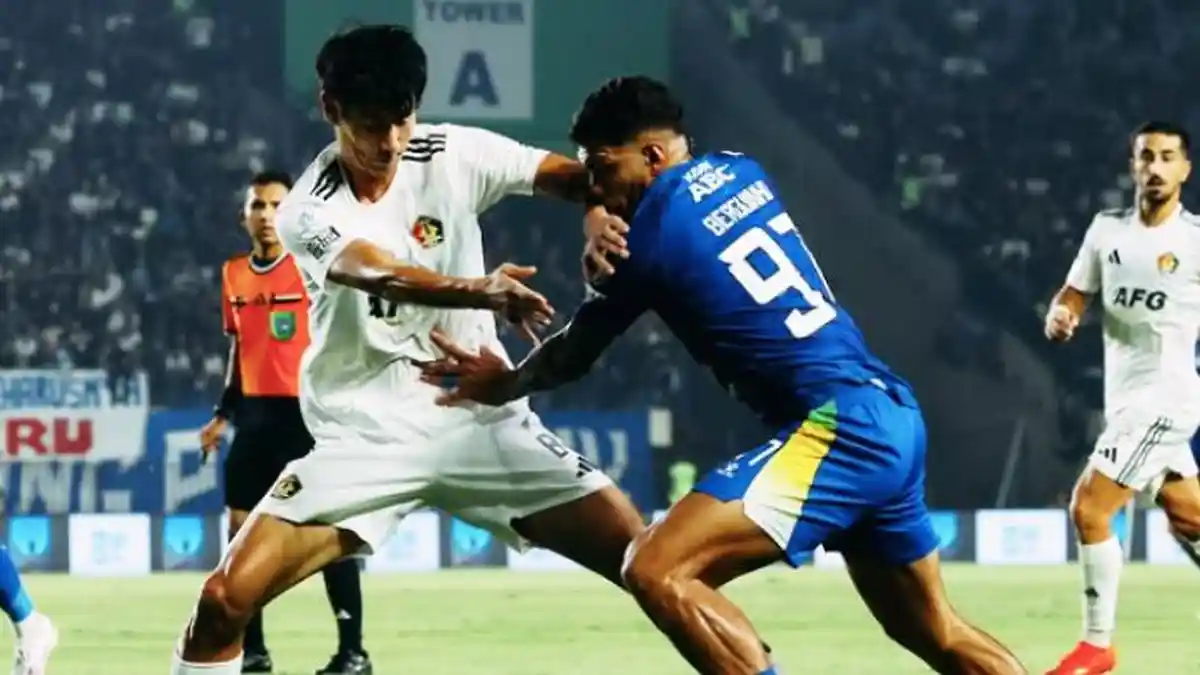 Hasil dan Klasemen Super League: Persib Bandung Bekuk Persik 1-0 ...