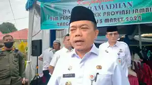 Gubernur-JambiHaris.jpg