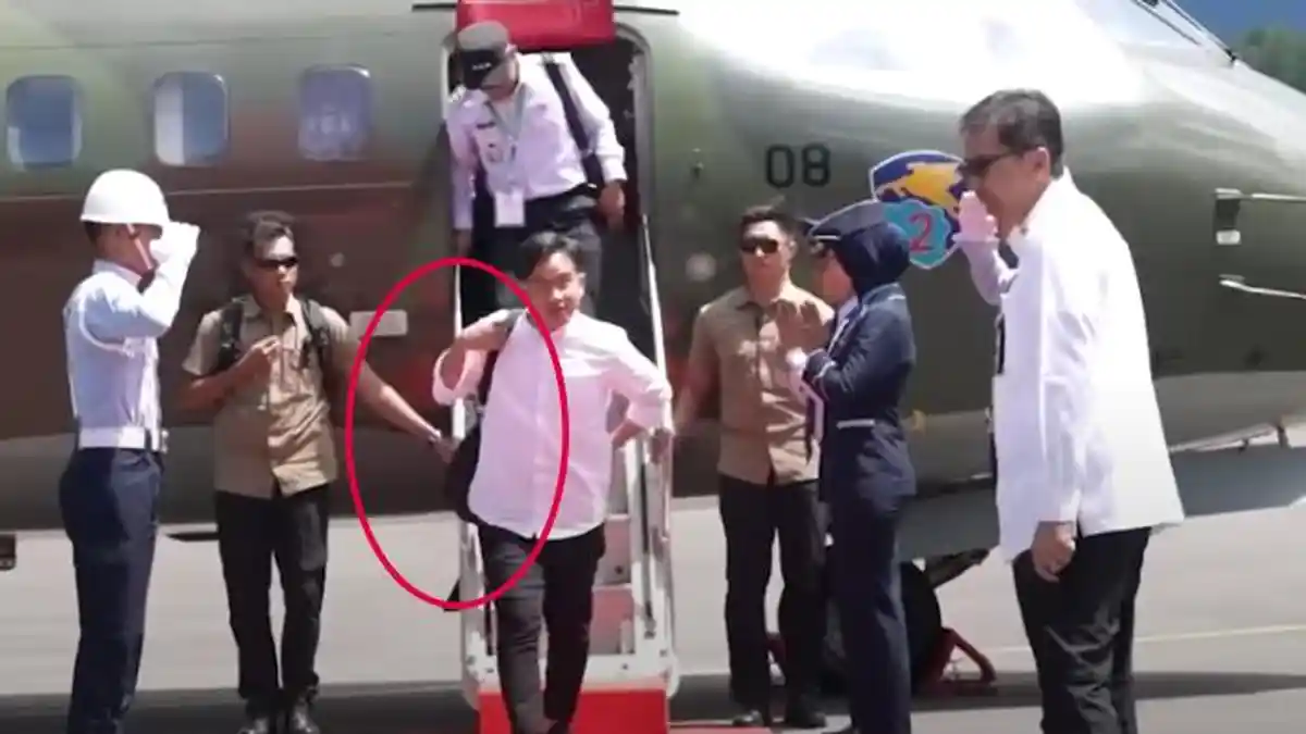 Gaya Gibran Rakabuming Saat Jabat Wapres: Bawa Sendiri Tas Selempangnya