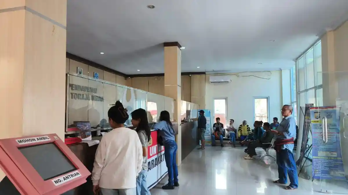Denda Pajak Kendaraan Dihapus, Warga Toraja Utara Padati Kantor Samsat
