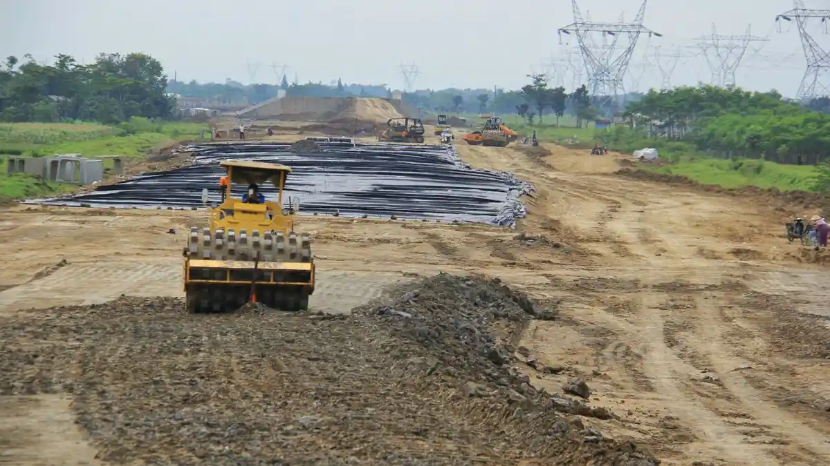 Kementerian PUPR Targetkan Tol Jakarta - Surabaya Dapat Melayani Arus Mudik 2018 - jalan-tol-trans-jawa_20180309_111010.jpg