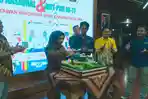 potong-tumpeng-dilakukan-oleh-wakil-bupati-tri-yuli-setyowati.jpg