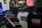 Kaos Tahun Politik Laris Manis