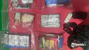 Obat-obatan-terlarang-hasil-penggrebekan-lokasi-transaksi-narkotika.jpg