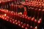 Sambut Imlek 400 Lilin Raksasa Nyala di Vihara Dharma Ramsi