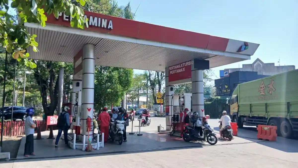Update Harga BBM Hari Ini Sabtu 4 Juli 2026, Pertamax Turbo Turun Rp1.450, Dexlite Anjlok Rp3.300 - Tribunjateng.com