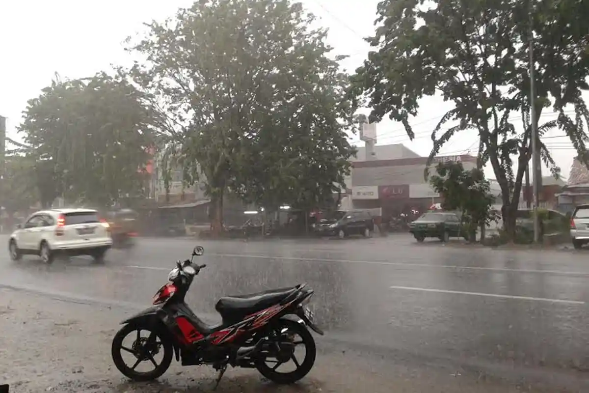 Prakiraan Cuaca Kota Semarang Rabu 10 Februari 2021, Wilayah Gunungpati Berpotensi Hujan Deras