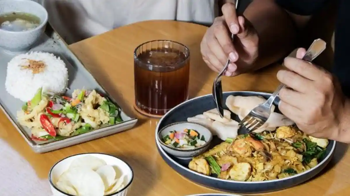Jangan Konsumsi Ini Saat Sahur Ramadan 2025! 8 Makanan dan Minuman yang Harus Dihindari