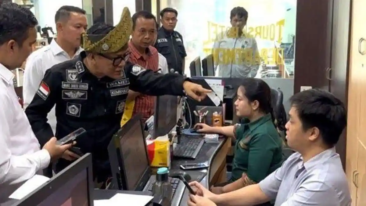 Breaking News : Wamenaker Immanuel Ebenezer Alias Noel Terjaring OTT, KPK Sebut ada 10 Orang