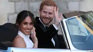 jalankan-aturan-kerajaan-pangeran-harry-dan-meghan-markle-kembalikan-kado-senilai-rp-129-miliar_20180601_151333.jpg