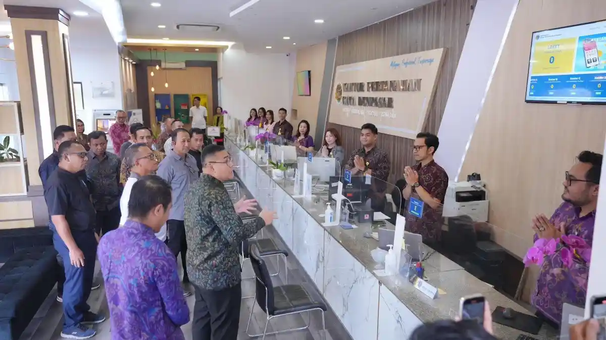 Tinjau Kantah Denpasar, Wamen ATR/Waka BPN Tekankan Pentingnya Budaya Melayani